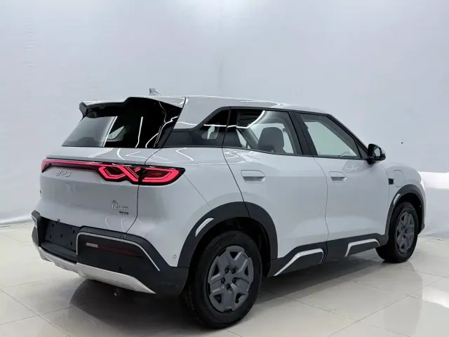 BYD Yuan UP — Фото автомобиля 12