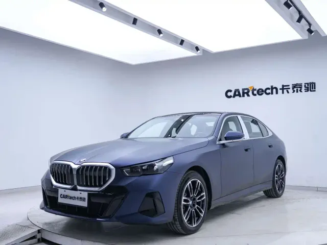 BMW 5 Series — Фото автомобиля 5