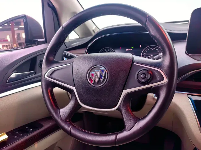 Buick GL8 — Фото автомобиля 5