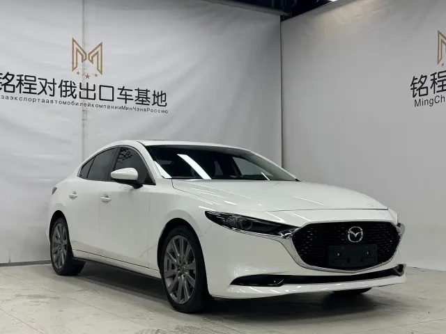 Mazda Axela — Фото автомобиля 3