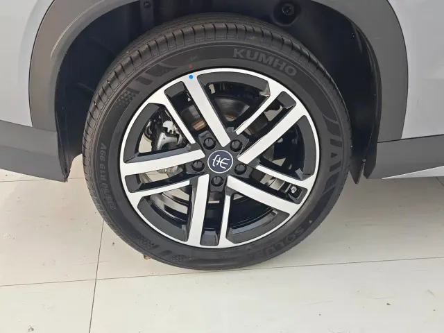 BYD Song L DM-i — Фото автомобиля 25