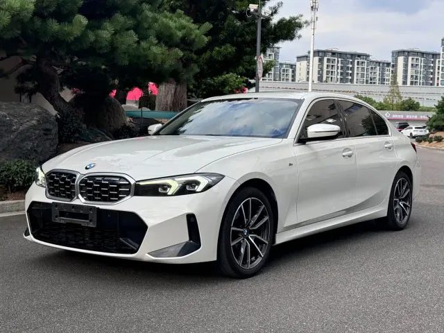 Фотография автомобиля — BMW 3 Series