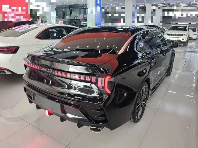 Lynk & Co 03 — Фото автомобиля 6