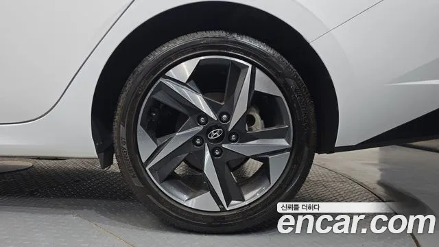 Hyundai Avante CN7 — Фото автомобиля 6