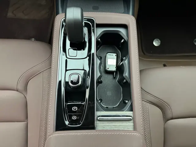 Volvo S90 — Фото автомобиля 26