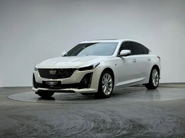 Фотография автомобиля — Cadillac CT5