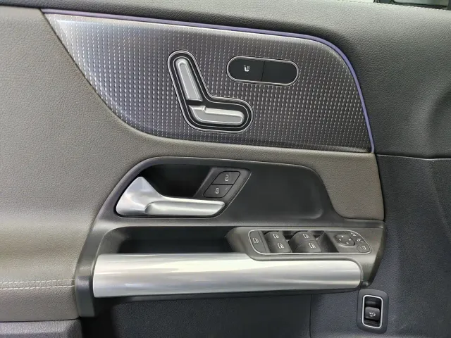 Mercedes-Benz EQA — Фото автомобиля 19