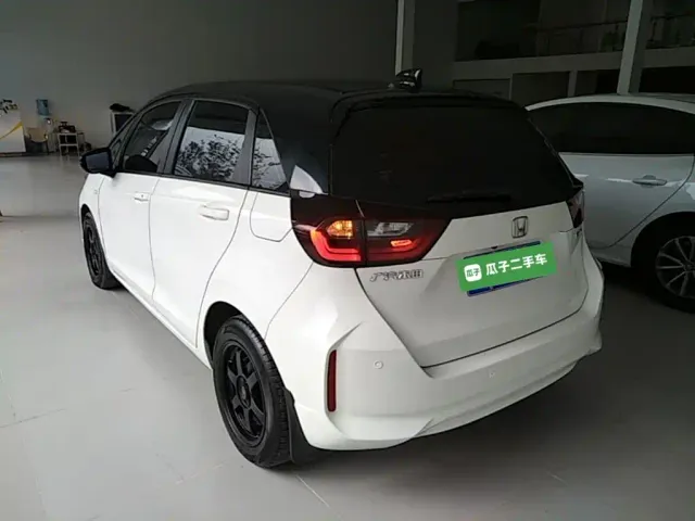 Honda Fit — Фото автомобиля 4