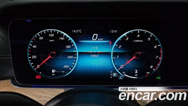 Mercedes-Benz E-Class — Фото автомобиля 8