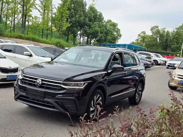 Volkswagen Tiguan L — Фото автомобиля 4