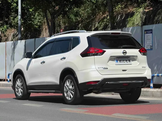 Nissan X-Trail — Фото автомобиля 8
