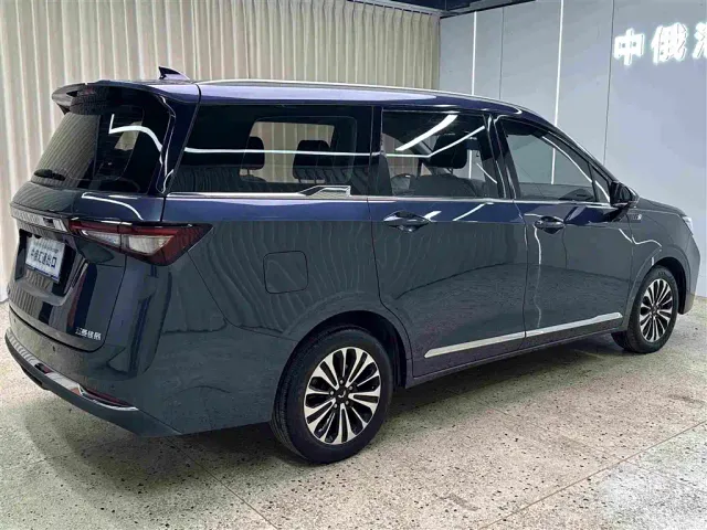 Wuling Jiachen — Фото автомобиля 5
