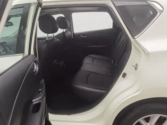 Nissan Tiida — Фото автомобиля 15