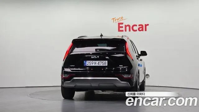 Kia Niro The All New Niro Signature — Фото автомобиля 3