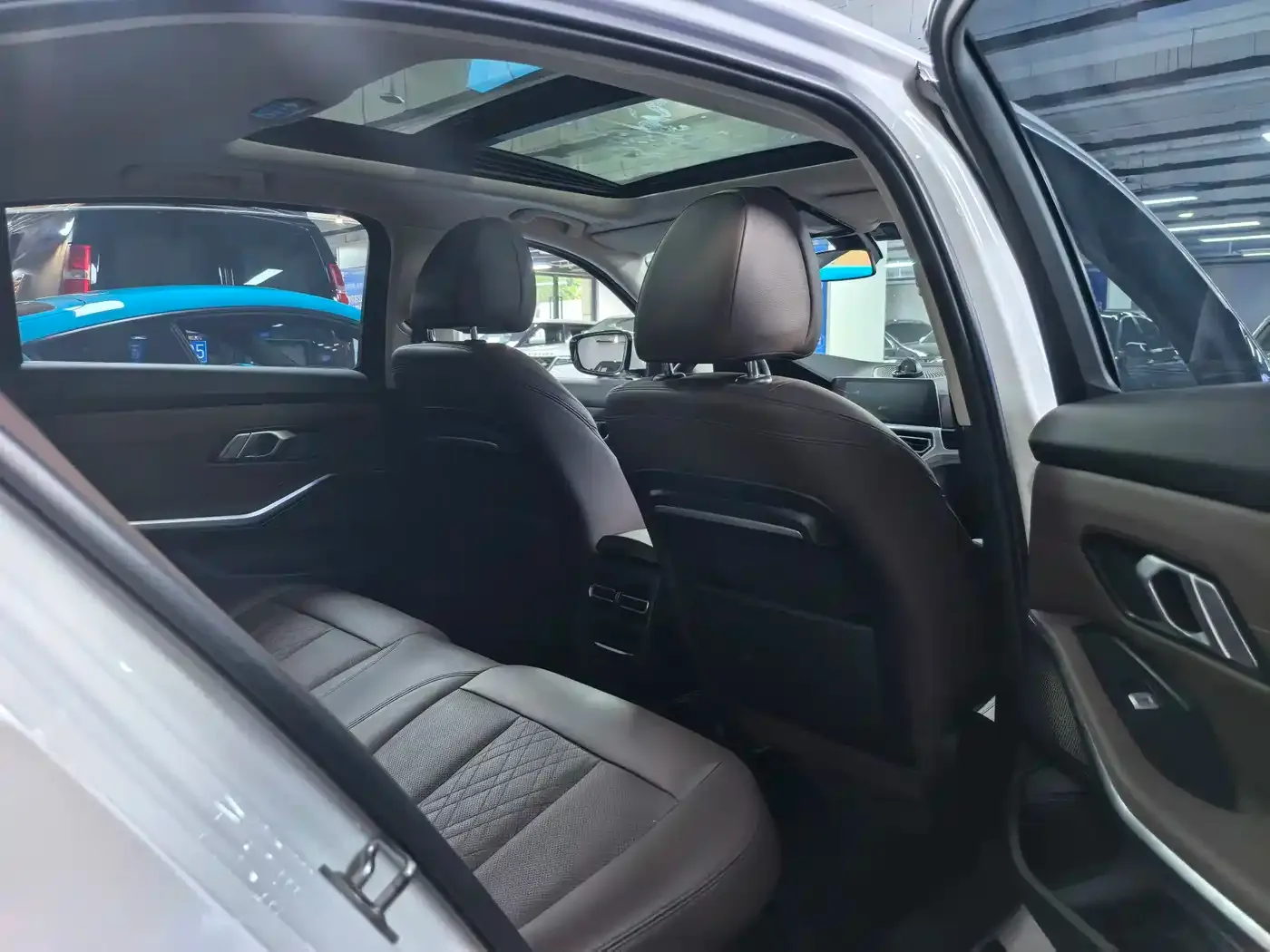 BMW BMW 3 Series 2022 320Li M Sport Package — Фото автомобиля 9