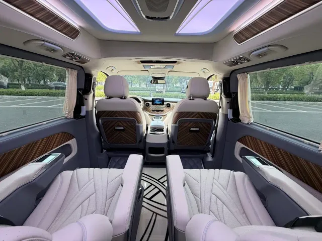 Mercedes-Benz V-Class — Фото автомобиля 14