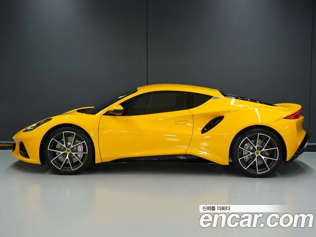 Lotus Emira — Фото автомобиля 2