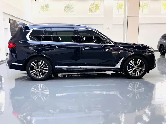 BMW X7 — Фото автомобиля 13