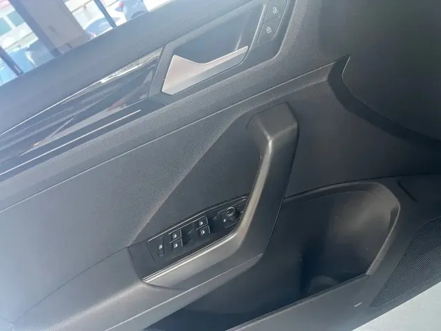 Volkswagen Volkswagen T-ROC 2022 280TSI DSG 2WD Comfort PLUS — Фото автомобиля 12
