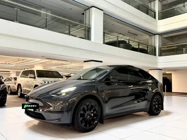 Фотография автомобиля — Tesla Model Y