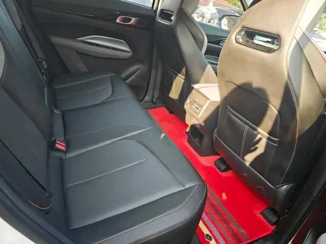 Changan Z6 — Фото автомобиля 12