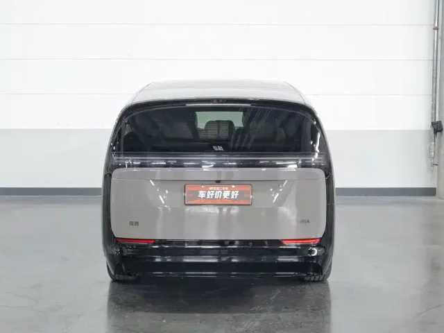 Li Auto MEGA — Фото автомобиля 4