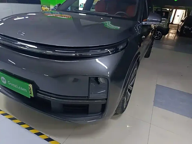 Li Auto L8 — Фото автомобиля 23