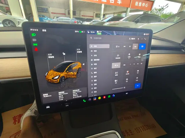 Tesla Model 3 — Фото автомобиля 11