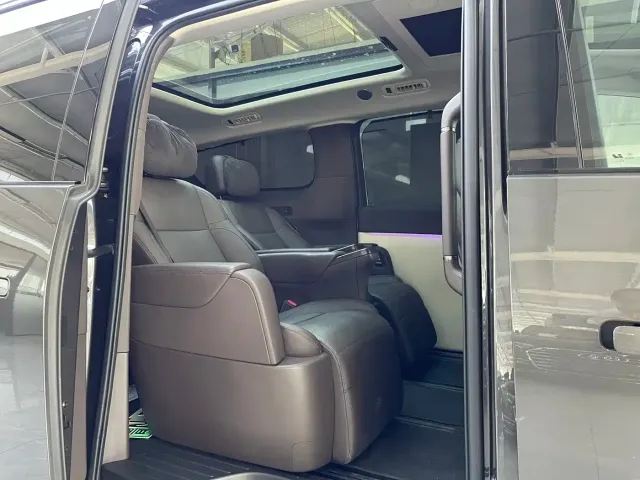 Li Auto Li Auto MEGA 2024 Ultra — Фото автомобиля 13