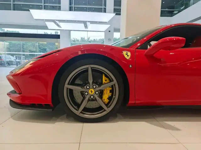 Ferrari F8 — Фото автомобиля 10