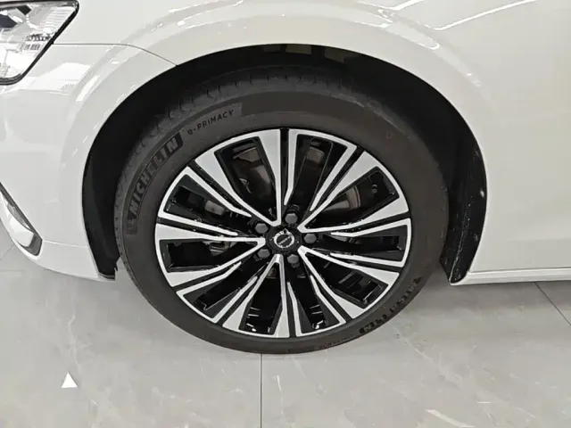Volvo S60 — Фото автомобиля 22