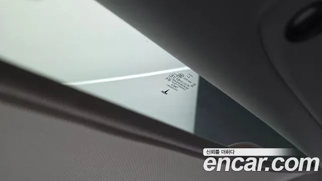 Tesla Model 3 — Фото автомобиля 19