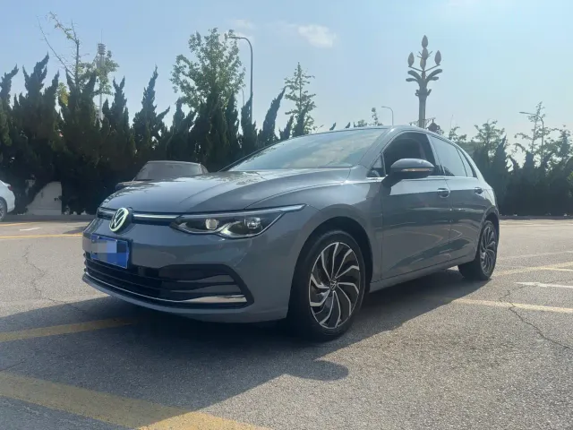 Фотография автомобиля — Volkswagen Golf