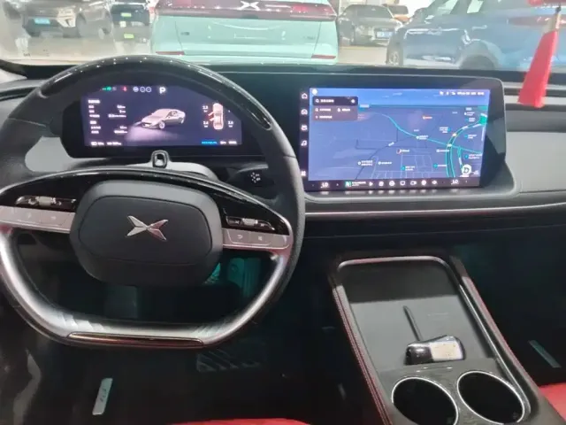 Xpeng P7 — Фото автомобиля 13