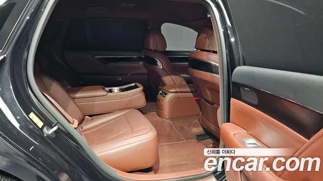 Genesis G90 Бензин 3.5 турбо AWD — Фото автомобиля 12