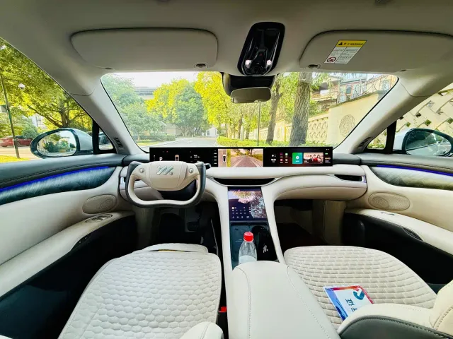 IM Motors LS6 — Фото автомобиля 16