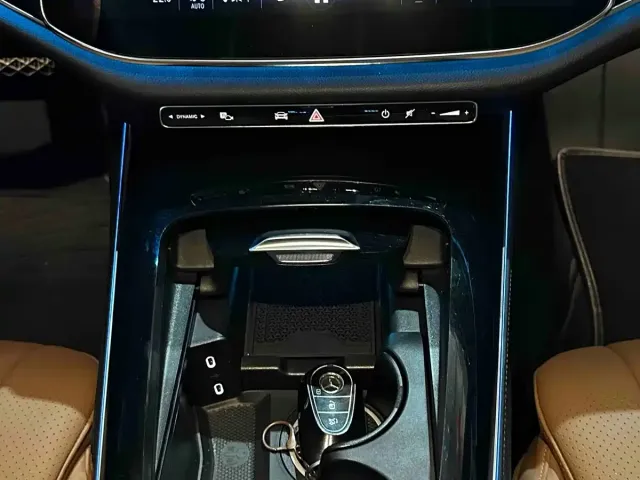 Mercedes-Benz E-Class — Фото автомобиля 13