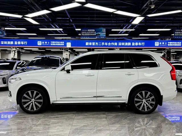 Volvo XC90 — Фото автомобиля 4