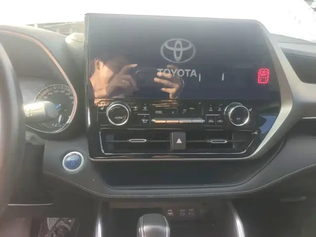 Toyota Highlander — Фото автомобиля 12
