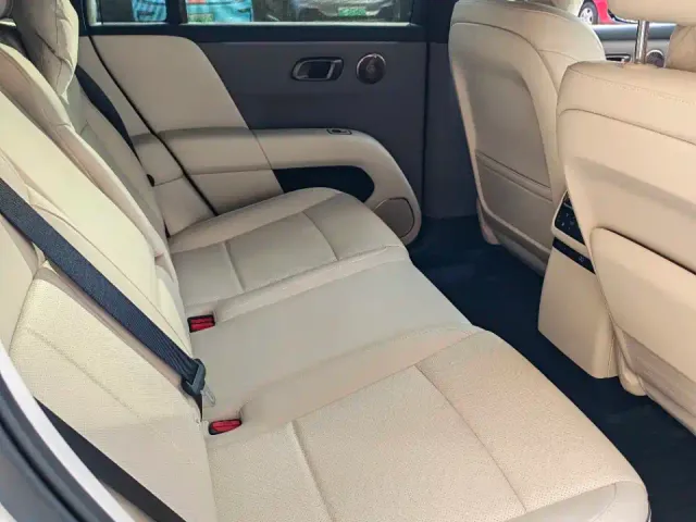 Li Auto i6 — Фото автомобиля 14