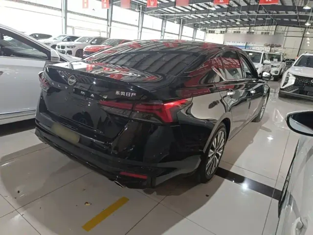 Nissan Teana — Фото автомобиля 6