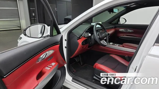 Genesis GV70 — Фото автомобиля 15