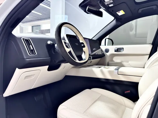 Li Auto L7 — Фото автомобиля 10