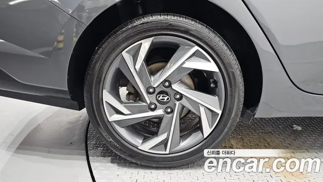 Hyundai AVANTE Новый Avante (CN7) — Фото автомобиля 4