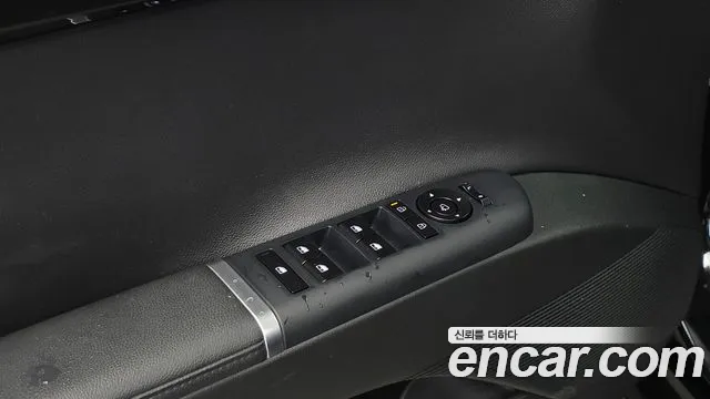 Hyundai Grandeur Grandeur (GN7) 2.5 Бензин 2WD — Фото автомобиля 30