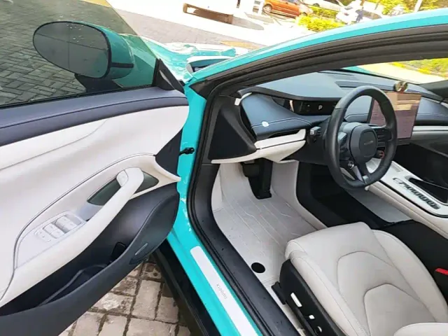 Xiaomi SU7 — Фото автомобиля 15