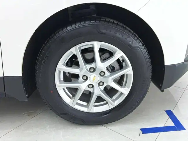 Chevrolet Equinox — Фото автомобиля 6