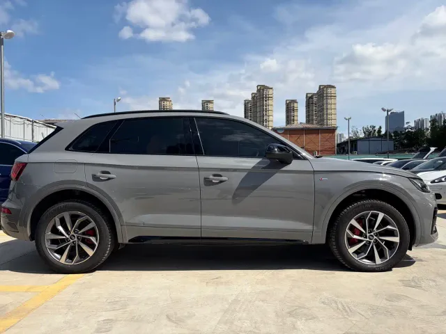 Audi Q5L — Фото автомобиля 5
