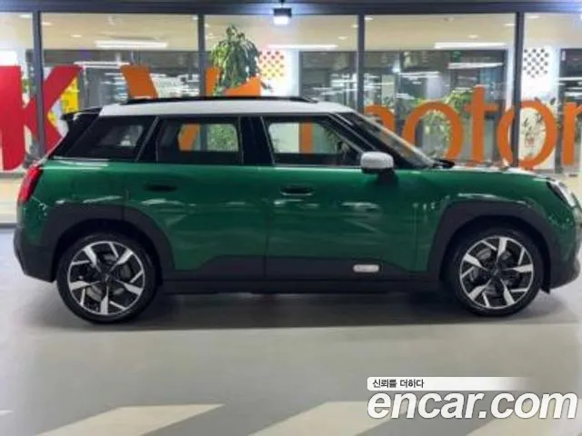 MINI Aceman 1st Gen — Фото автомобиля 3