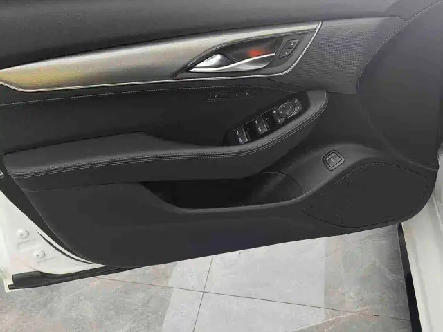 Cadillac CT5 — Фото автомобиля 6